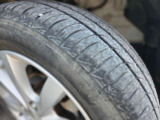 【タイヤの溝もしっかりとございます】車の状態や気になることがございましたらお気軽にお問い合わせくださいませ。