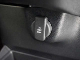 ◆12V電源ソケット◆スマートフォンの充電等にも便利な電源ソケット!使いやすい場所に装備されています。