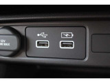 便利な、USB・充電ジャック付き。