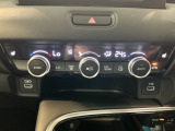 ダブルエアコンは、運転席と助手席でそれぞれ異なる温度を設定できます。