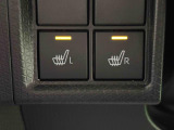 寒い日のドライブを快適にする運転席&助手席シートヒーターが付いてます
