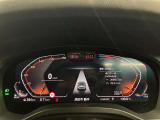 スタイリッシュなデザインのメーターパネルです。速度のみならず、燃料の残量、走行距離など多機能でとっても見やすいパネルになっております。