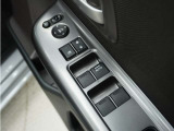 ◆パワーウィンドウスイッチ◆運転席から全席の窓の開閉操作を行うことが出来いつでも換気ができます!