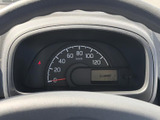 必要な情報をひと目で確認できるメーターパネル。視認性の高いデザインで、安全運転をサポートします。