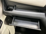 上下に収納があるので常備しておきたい小物も収納出来ます