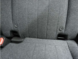 ◆ISOFIX◆シートベルトいらずでチャイルドシートと固定金具を連結するだけでガッチリ固定できます。
