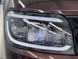 LEDヘッドライトです。デザイン性がよくとても明るいので、夜間の走行や悪天候でも安心です。