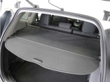 荷室を覆い保護してくれるカバーを装備!。プライバシー保護にも役立ちます。