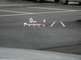 カラーヘッドアップディスプレイ付き。少ない視線移動で情報を確認できるので、運転の疲労軽減に繋がりますよ♪