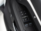 ボディへのガラスコーティング【ハイモースコート】施工承ります。モース硬度8、クリスタルに匹敵する硬質ガラス状被膜に従来品よりも高まった撥水耐久性能、深淵な艶を実現し、大切な愛車を守ります。