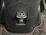 【AC100V/AC100W】電化製品などの電子機器をコンセントに繋いで使用することが可能です。キャンプなどのアウトドア時に非常に便利です。