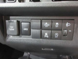アイドリングストップ機能がついているので、停車時にエンジンを止めて燃料消費を抑えます。環境にもお財布に優しいですね♪