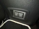 充電用USB付き。スマートフォンなどの充電に便利です。