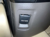 12V/120Wの電源部とメディアプレイヤー接続部です。