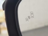 ブラインドスポットモニターで車線変更などの際後方からくる車を知らせてくれます。