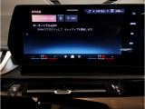 ドライバー中心に設計されたBMWのコクピットはナビゲーションシステムもドライバーーが見やすい角度に調整されております。