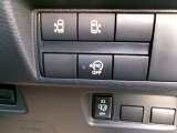 左右両側オートスライドドアです。運転席からでもスイッチひとつで開閉できるので、便利ですよ