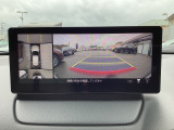 狭い場所での駐車やすれ違いなどでより的確な運転操作に役立つ360&deg;ビューモニターが装備されています。