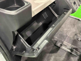 実用的な収納が、車内の各所にあります♪