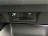 ETC車載器はグローブボックス内に収納されています。
