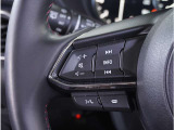 【ステアリングスイッチ】運転中、前方から目線をそらすことなく、オーディオ等の操作が可能な便利機能。安心&快適ドライブにはマストな装備。