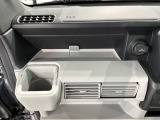 自社商品化センターにて内外装のクリーニングを実施しております!