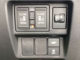 両側電動スライドドア装備!運転席からでもボタン一つで開閉可能です♪