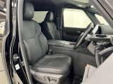 運転席、助手席ともパワーシートになっていて、乗る方にあわせて微調整することが出来ます!