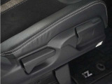 ◆シートハイトアジャスター◆運転席を上下に高さ調節ができます!運転ポジションを体格に合わせてシート調整できます。