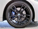 アウトバーンでの走行を見据えたBMWのブレーキシステムはもしもの時にもいち早くマシンを停止してくれます。