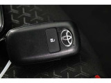 ■スマートキー■ 鍵を身に着けていれば、ドアの施錠・開錠が可能です!バッグから鍵を探し出す必要もないので、たくさん荷物を持っていたり雨の日傘をさしている時にも便利ですね!
