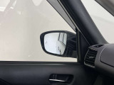 【ブラインドスポットモニター】車線変更時などに隣車線の死角にいるに車を検知してくれます。併せて目視もしましょう!