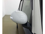 ドアミラーにウインカーを装備しており、スタイル、機能性の高いお車です!