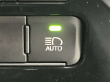 対向車がいないとき、見通しの悪い道路は暗くて怖いですよね。。。こちらのクルマはオートマチックハイビーム搭載です!対向車の有無で自動でハイ・ロウビームに切り替えます。