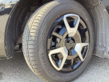 純正専用15インチフルホイールキャップでスタイルバッチリ!185/65R15タイヤです