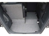 【シートアレンジ】用途や乗車人数に合わせ、片側のみ倒すことも可能です!