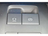 電動パーキングブレーキを搭載。スイッチ操作でパーキングブレーキを作動・解除することが可能です。