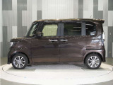 整備代金を車両本体価格に含んでおります。法定点検整備または定期点検を実施し、点検記録簿を発行致します。