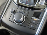 手元で直感的に操作できるコマンダースイッチや、停車時に便利なオートホールド機能を搭載!運転中の視線移動を抑え、安全で快適なドライブをサポートします。優れた操作性と上質感、ぜひ店頭でお確かめください。