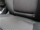 ◆ISOFIX◆シートベルトいらずでチャイルドシートと固定金具を連結するだけでガッチリ固定できます。