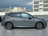 ★BMWエマージェンシーサービス:24時間、様々なトラブルの応急処置のアドバイス、出張修理やレッカー手配、お客様の交通手段やホテルの確保、そして場合によっては、その費用までをも負担するというサービスで