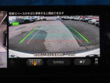プロパイロットパーキング 車庫入れなどが苦手な方にお車が駐車をサポートします。