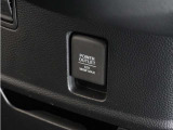 ◆アクセサリーソケット◆ドラレコの電源やスマートフォンの充電等に使用できる便利な電源ソケット!使いやすい場所に装備されています。