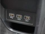 ◆USBチャージャー◆使いやすい場所に装備されています。