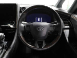各操作スイッチなどもハンドルから手を放すことなく操作可能で安全運転に支援いたします!