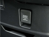 ◆12V電源ソケット◆スマートフォンの充電等にも便利な電源ソケット!使いやすい場所に装備されています。