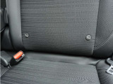 ◆ISOFIX◆シートベルトいらずでチャイルドシートと固定金具を連結するだけでガッチリ固定できます。