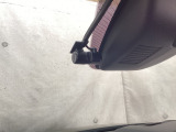 運転中の映像・音声などを記録して、交通事故やトラブルが起きた時の正確な状況把握に役立つドライブレコーダーが装着されています