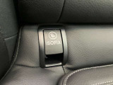 メモリー付きパワーシートが装備されている車両はシートの位置・ドアミラーの角度・ハンドルの位置を3名まで記憶出来ます。