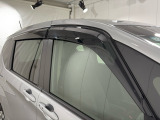 ★ドアバイザー★雨天時に窓を開けても濡れにくく車内に雨が入り込むのを防ぎながら換気ができます(^^♪